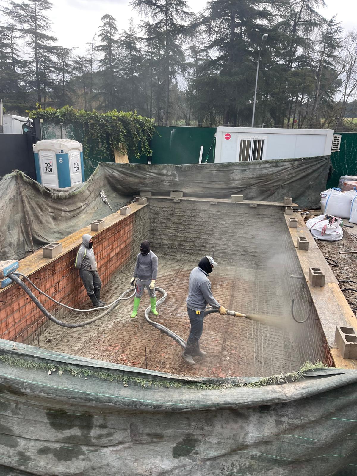 Renovacion de piscina en Puerta del Hierro - fase 1